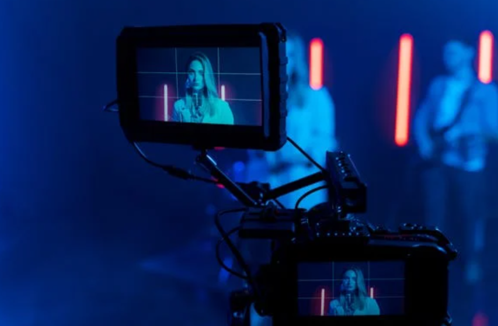 一部电影中文字幕翻译为英文需要多久？