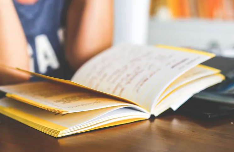 2025视频翻译服务怎么收费？视频翻译报价表