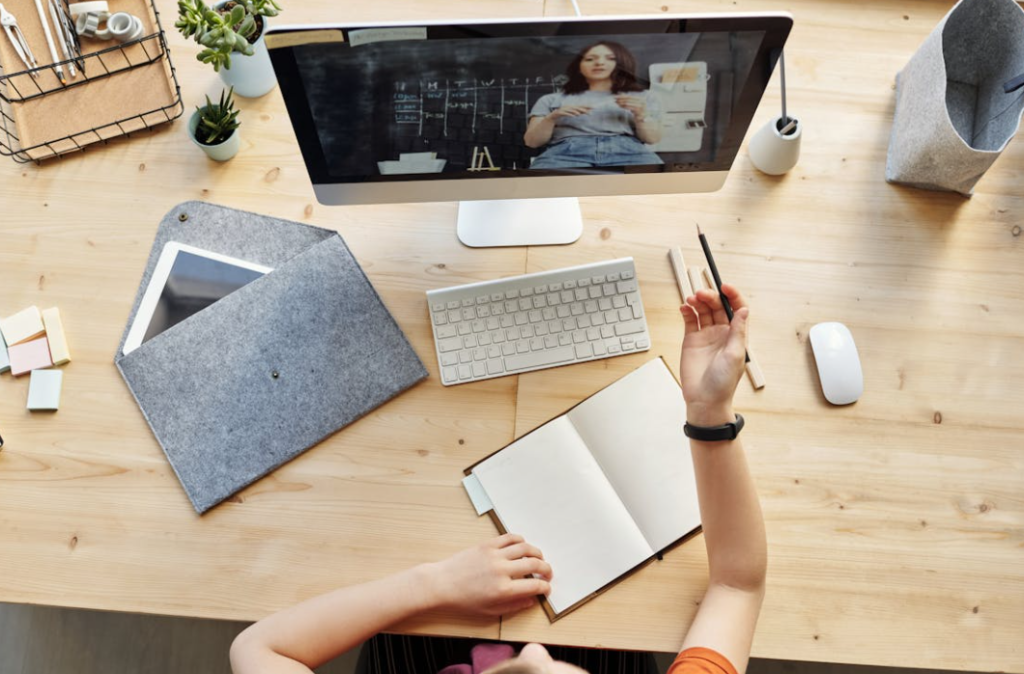 瑞典语视频翻译服务，怎么找专业视频翻译服务？