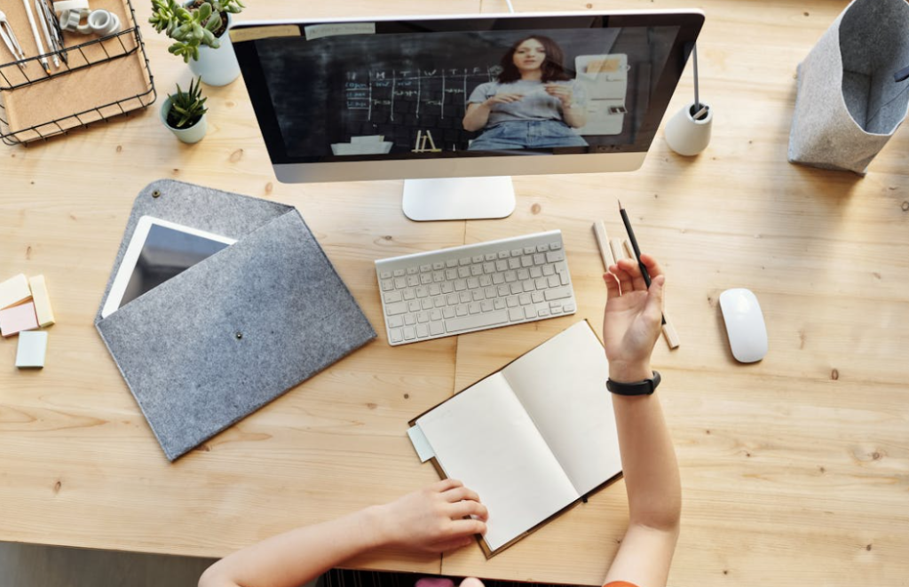 重庆字幕翻译公司的服务包括了哪些内容？